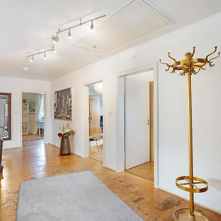 Schoene Dachgeschoss Apartament *