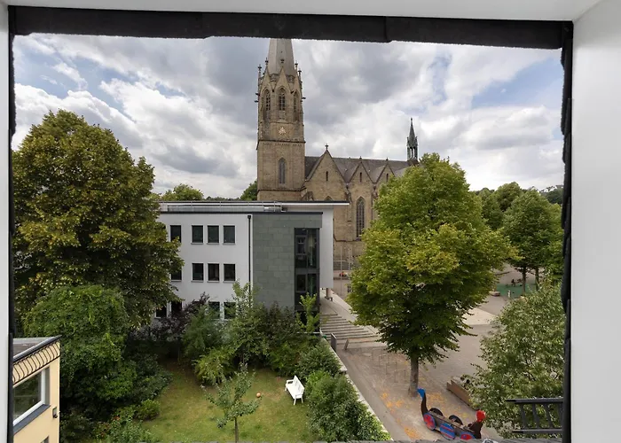 Schöne Dachgeschoss Apartment *